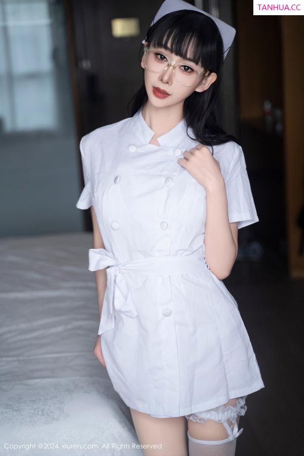   [XiuRen]高清写真图 2024.08.28 No.9077 宝宝甜 美腿丝袜第8张图片